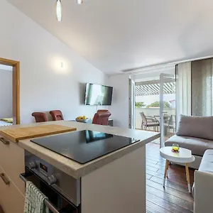  Apartment Lila Kroatien